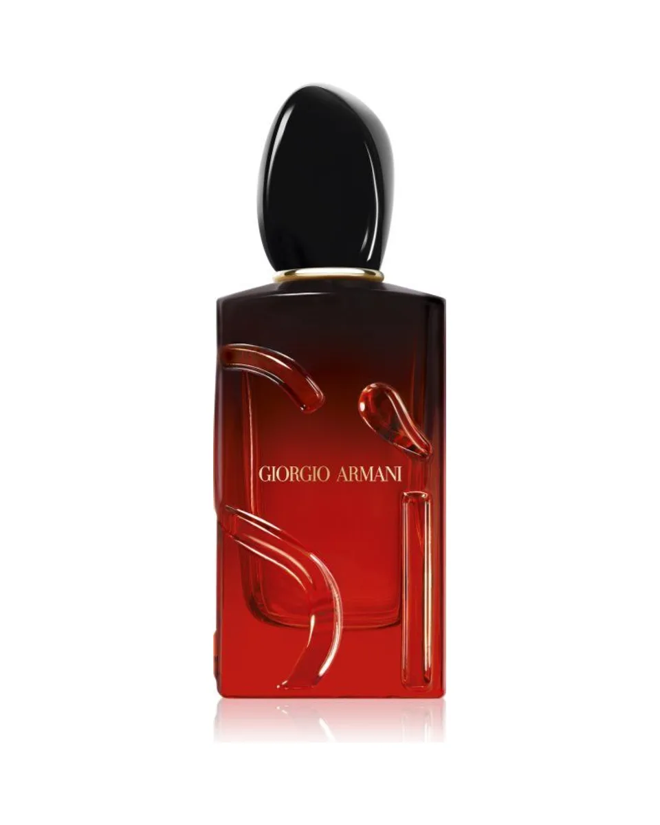 Frasco do perfume Giorgio Armani Sì Passione Intense